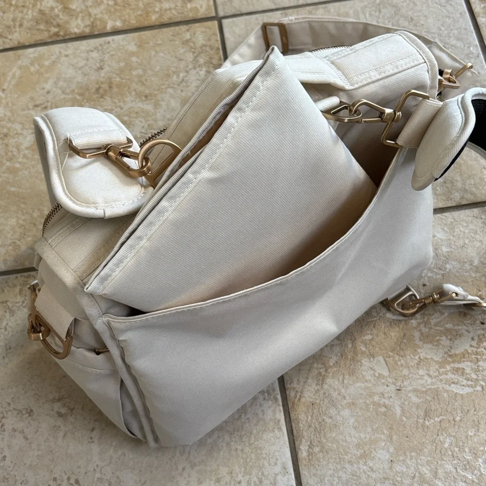 Juju be BFF Diaper Bag - Picture 4 of 5